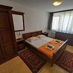 In 27284 Apartman Selce