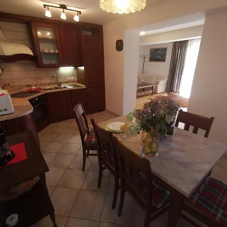 In 27284 Apartment Selce