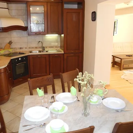 In 27284 Apartment *
